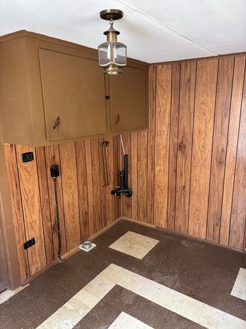 15 Brook Street, Webster, MA 01570