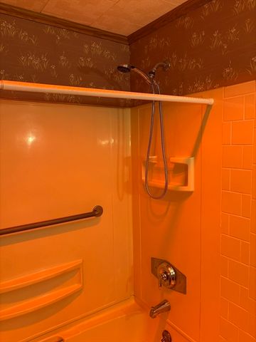 15 Brook Street, Webster, MA 01570