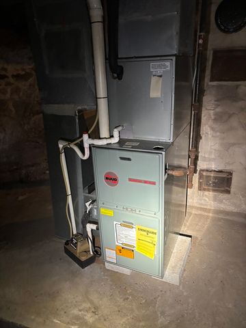 15 Brook Street, Webster, MA 01570