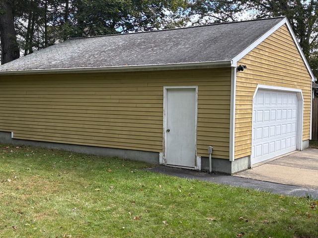 15 Brook Street, Webster, MA 01570