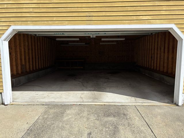 15 Brook Street, Webster, MA 01570