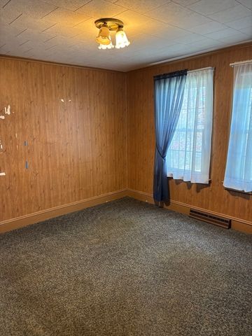 15 Brook Street, Webster, MA 01570