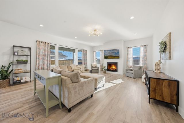 1718 Wyatt Earp Court, Belgrade, MT 59714