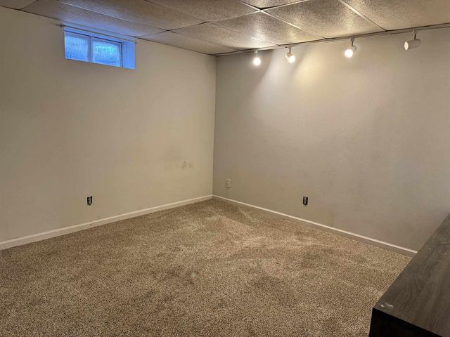 209 Hilltop Circle, Brooklyn, WI 53521