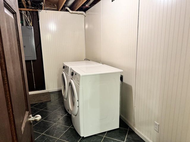 209 Hilltop Circle, Brooklyn, WI 53521