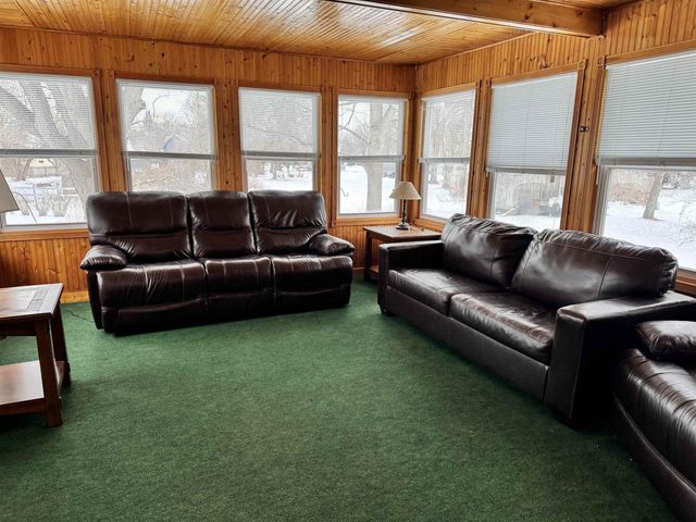 209 Hilltop Circle, Brooklyn, WI 53521