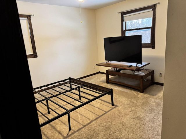 209 Hilltop Circle, Brooklyn, WI 53521