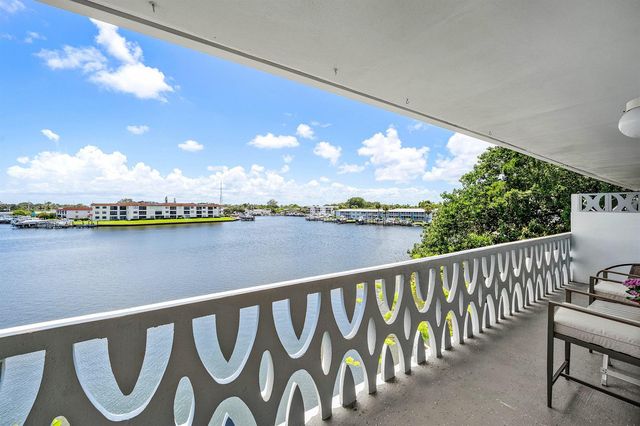 628 Southwind Circle, North Palm Beach, FL 33408