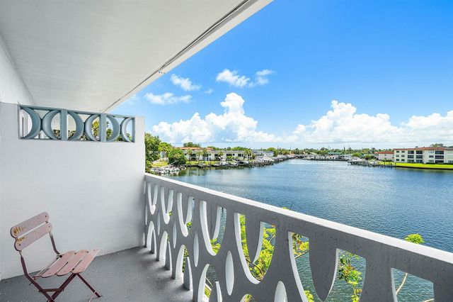 628 Southwind Circle, North Palm Beach, FL 33408