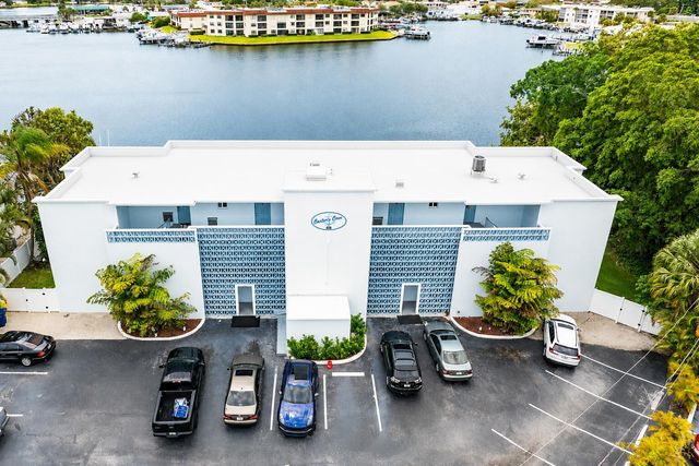 628 Southwind Circle, North Palm Beach, FL 33408