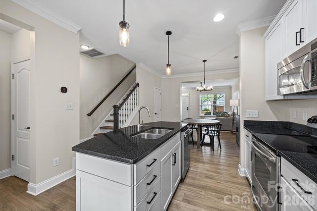 233 Hurston Circle, Charlotte, NC 28208