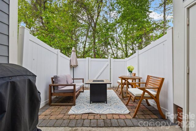 233 Hurston Circle, Charlotte, NC 28208