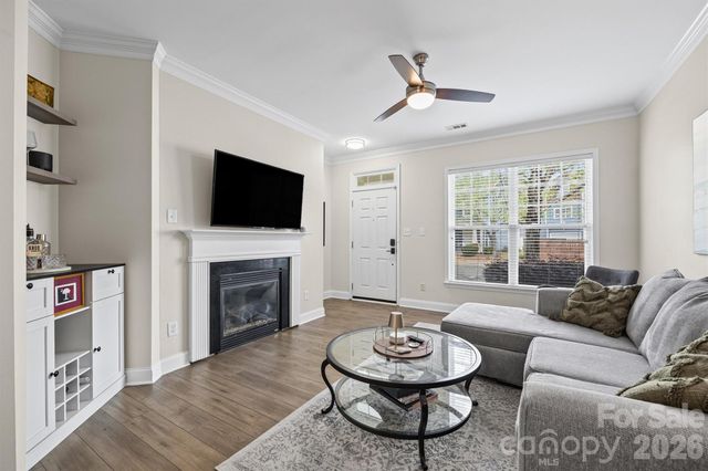 233 Hurston Circle, Charlotte, NC 28208