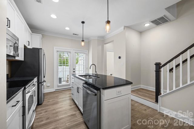 233 Hurston Circle, Charlotte, NC 28208