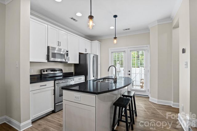 233 Hurston Circle, Charlotte, NC 28208