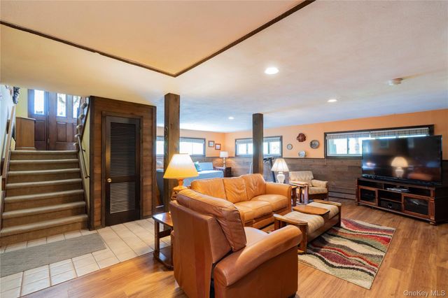 41 Arthursburg Road, Lagrangeville, NY 12540