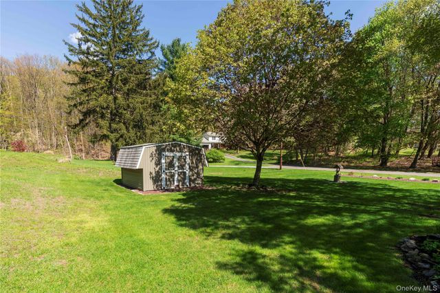 41 Arthursburg Road, Lagrangeville, NY 12540