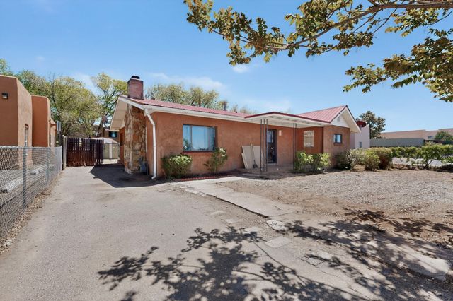 1311 S Saint Francis, Santa Fe, NM 87505