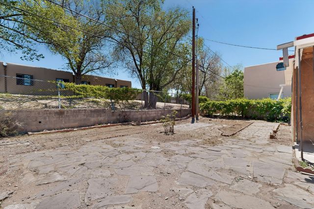 1311 S Saint Francis, Santa Fe, NM 87505