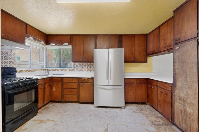 1311 S Saint Francis, Santa Fe, NM 87505