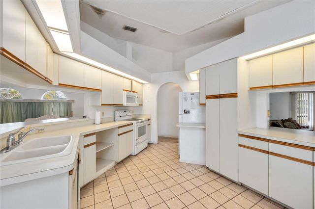 1987 PONCE DE LEON BOULEVARD, North Port, FL 34291