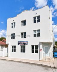 1051 NW 2nd St 8, Miami, FL 33128