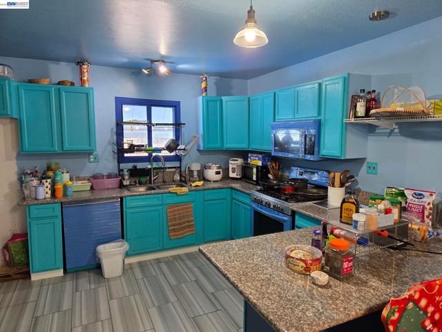 3823 E Donner Ave, Fresno, CA 93726