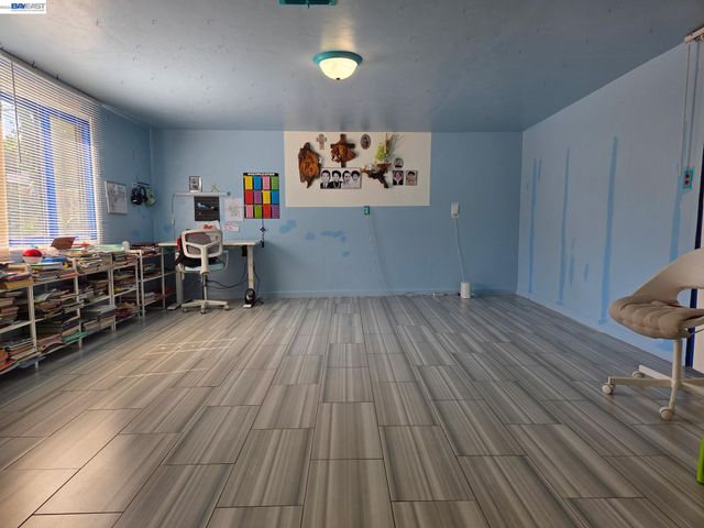 3823 E Donner Ave, Fresno, CA 93726