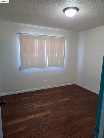 3823 E Donner Ave, Fresno, CA 93726