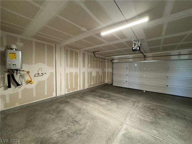 7640 Royal Halo Avenue, Las Vegas, NV 89113
