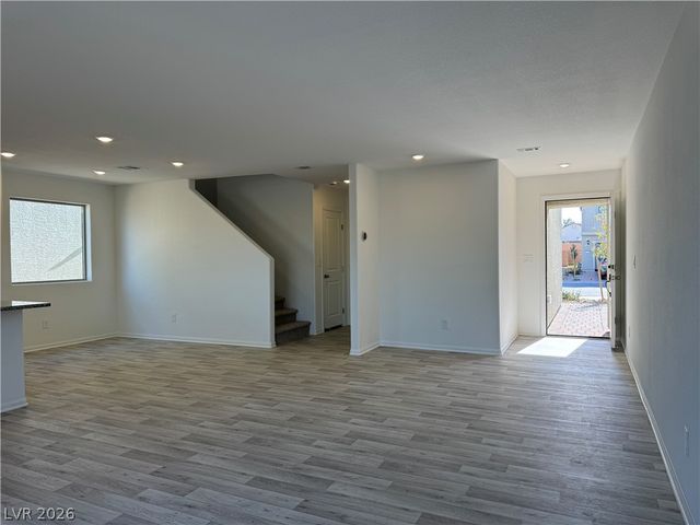 7640 Royal Halo Avenue, Las Vegas, NV 89113