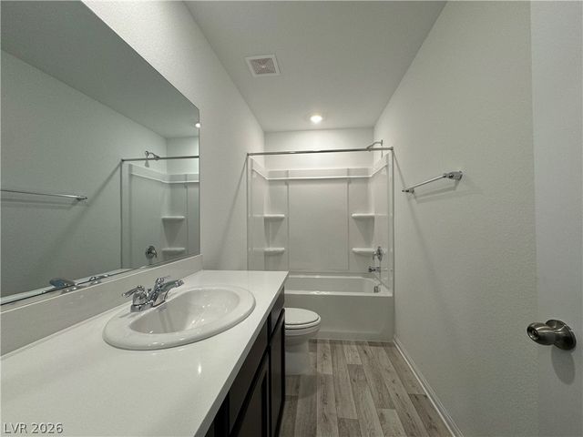 7640 Royal Halo Avenue, Las Vegas, NV 89113