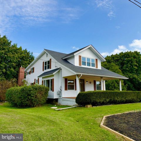 5111 VERA CRUZ RD N, Emmaus, PA 18049