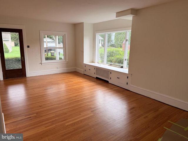 5111 VERA CRUZ RD N, Emmaus, PA 18049