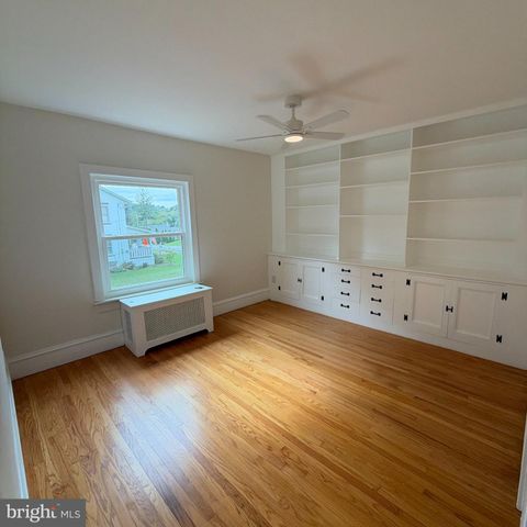 5111 VERA CRUZ RD N, Emmaus, PA 18049