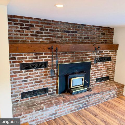 5111 VERA CRUZ RD N, Emmaus, PA 18049