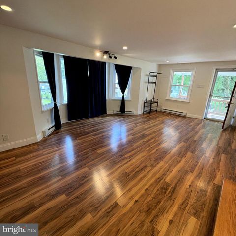 5111 VERA CRUZ RD N, Emmaus, PA 18049
