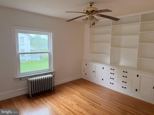 5111 VERA CRUZ RD N, Emmaus, PA 18049