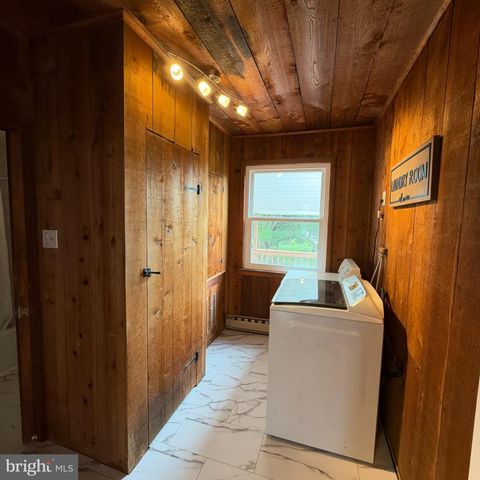 5111 VERA CRUZ RD N, Emmaus, PA 18049
