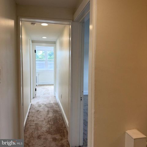 5111 VERA CRUZ RD N, Emmaus, PA 18049