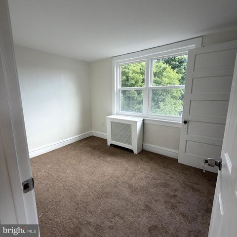 5111 VERA CRUZ RD N, Emmaus, PA 18049