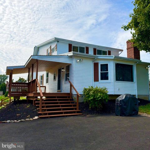 5111 VERA CRUZ RD N, Emmaus, PA 18049