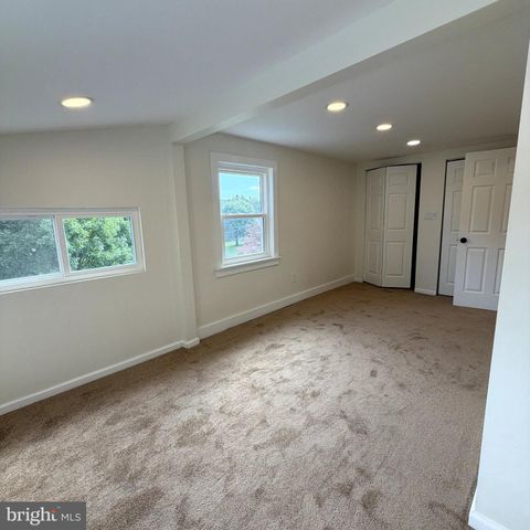 5111 VERA CRUZ RD N, Emmaus, PA 18049