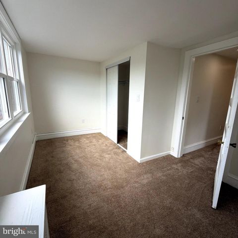 5111 VERA CRUZ RD N, Emmaus, PA 18049