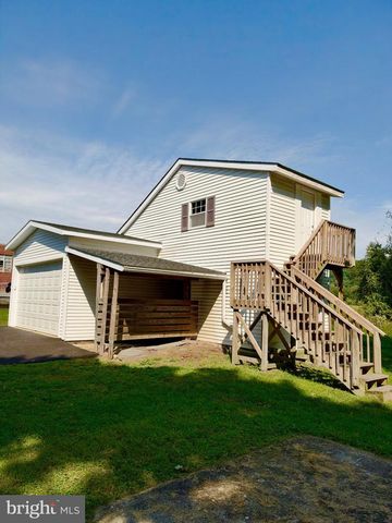 5111 VERA CRUZ RD N, Emmaus, PA 18049
