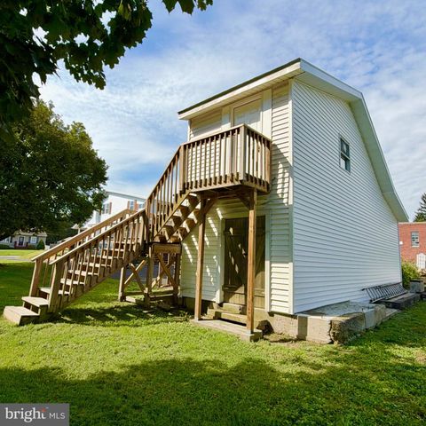 5111 VERA CRUZ RD N, Emmaus, PA 18049