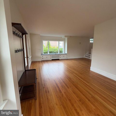 5111 VERA CRUZ RD N, Emmaus, PA 18049