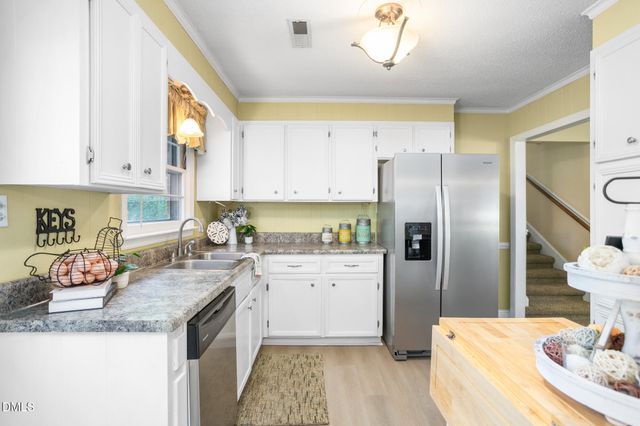 5220 Eastcrest Road, Mcleansville, NC 27301