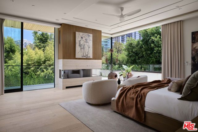 740 Warner Avenue, Los Angeles, CA 90024