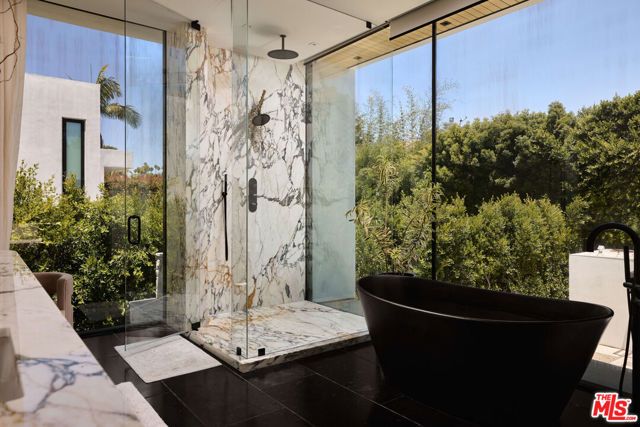 740 Warner Avenue, Los Angeles, CA 90024